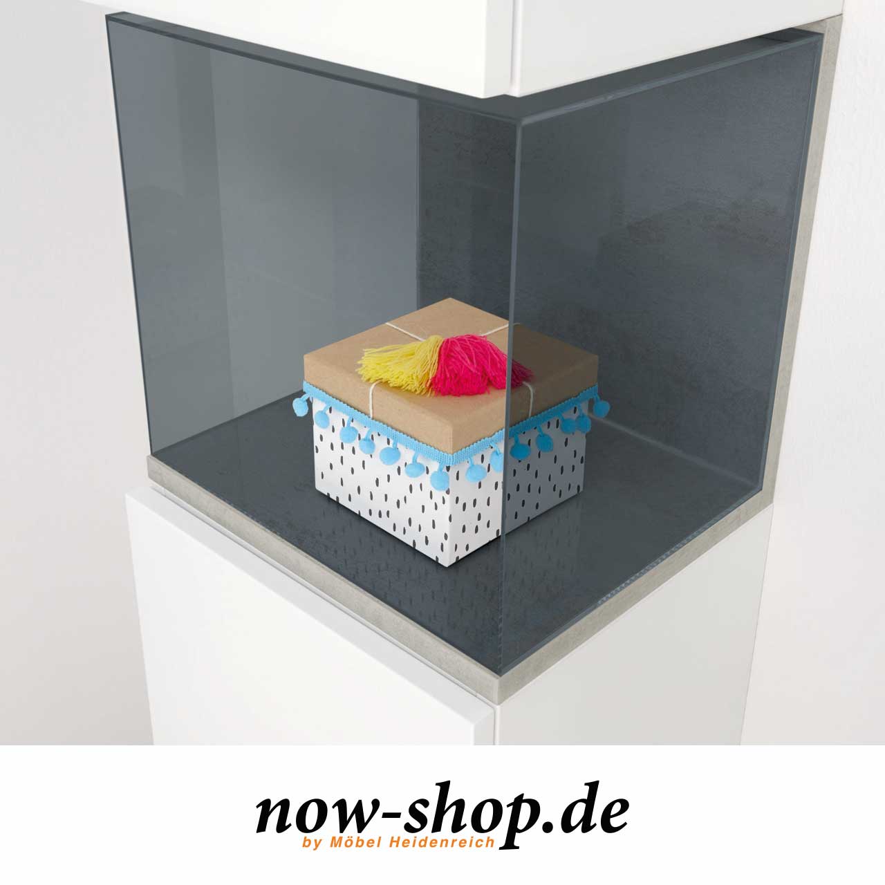 Skizze der grau gefärbten Acrylglasbox eingebaut in Möbel.