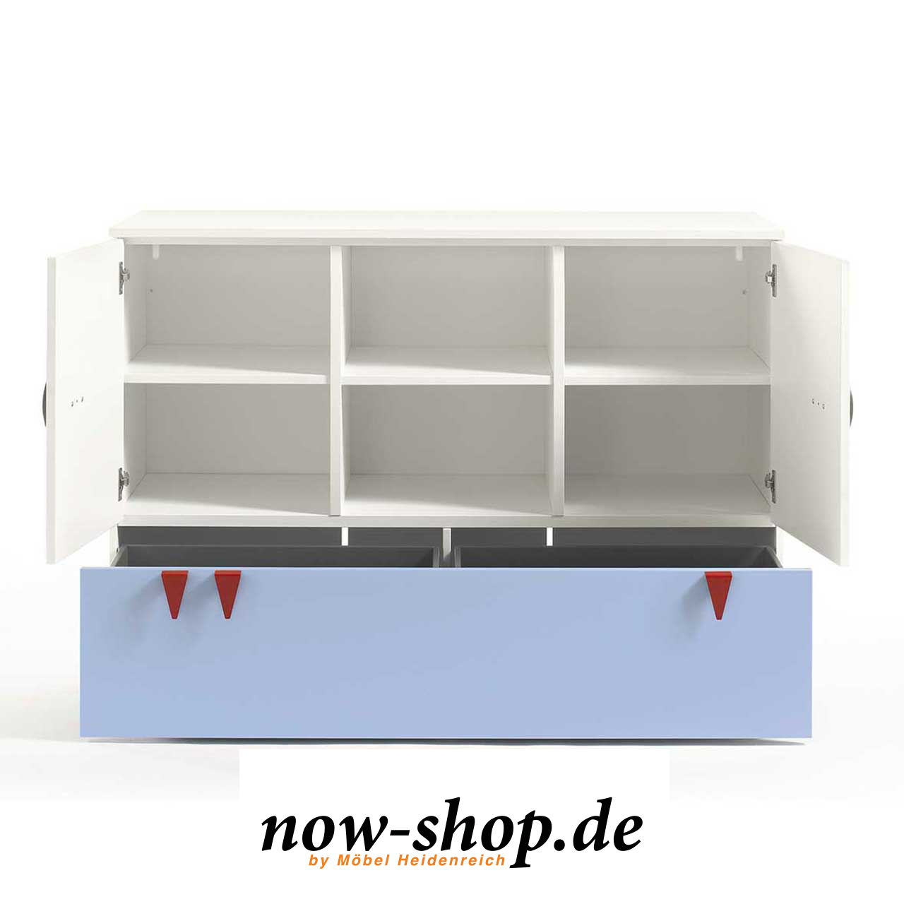 now! by hülsta - minimo Kommode Hellblau 55105 geöffnet Kinderkommode mit geöffneten Türen und Schublade. Es sind sechs gleich große Fächer sichtbar.